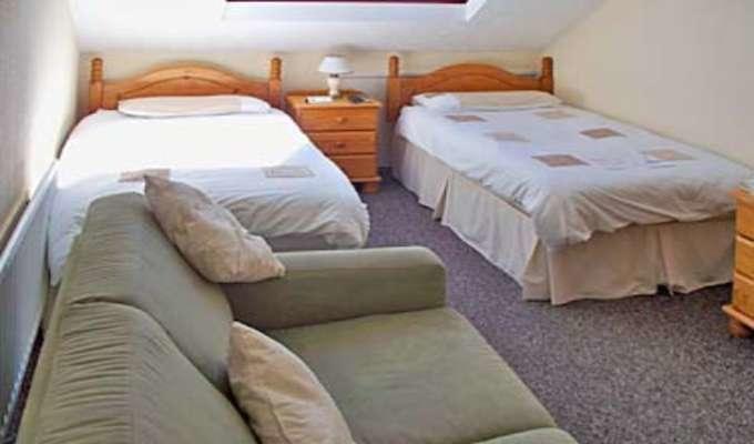 The Harbour Inn Ларн Экстерьер фото